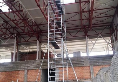 Pokretna platforma 9m sa stabilizatorima